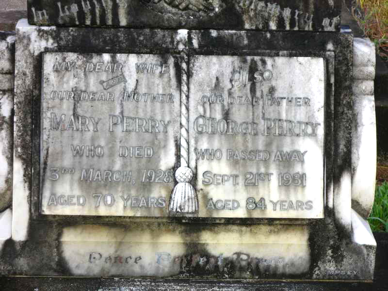 Photo of headstones/Mary Ann Perry nee McLennan d1928 hdstn Kempsey East cem